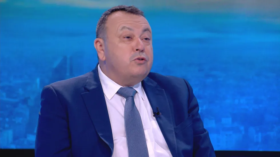 Хамид към Доган: Обичаме Ви, г-н почетен председател, Вие и г-н Пеевски водите партията напред!