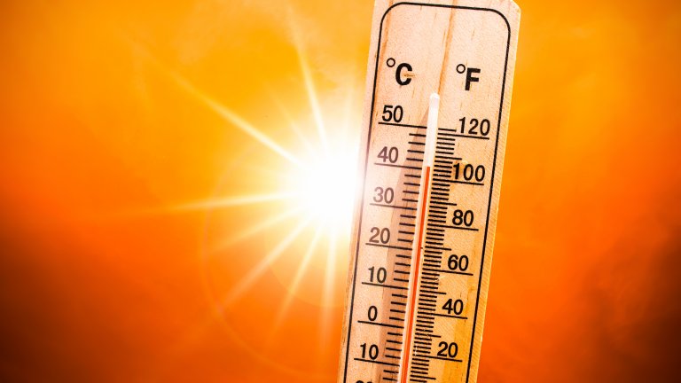 Времето: Много горещо. Температурите на места може да надхвърлят 40°!