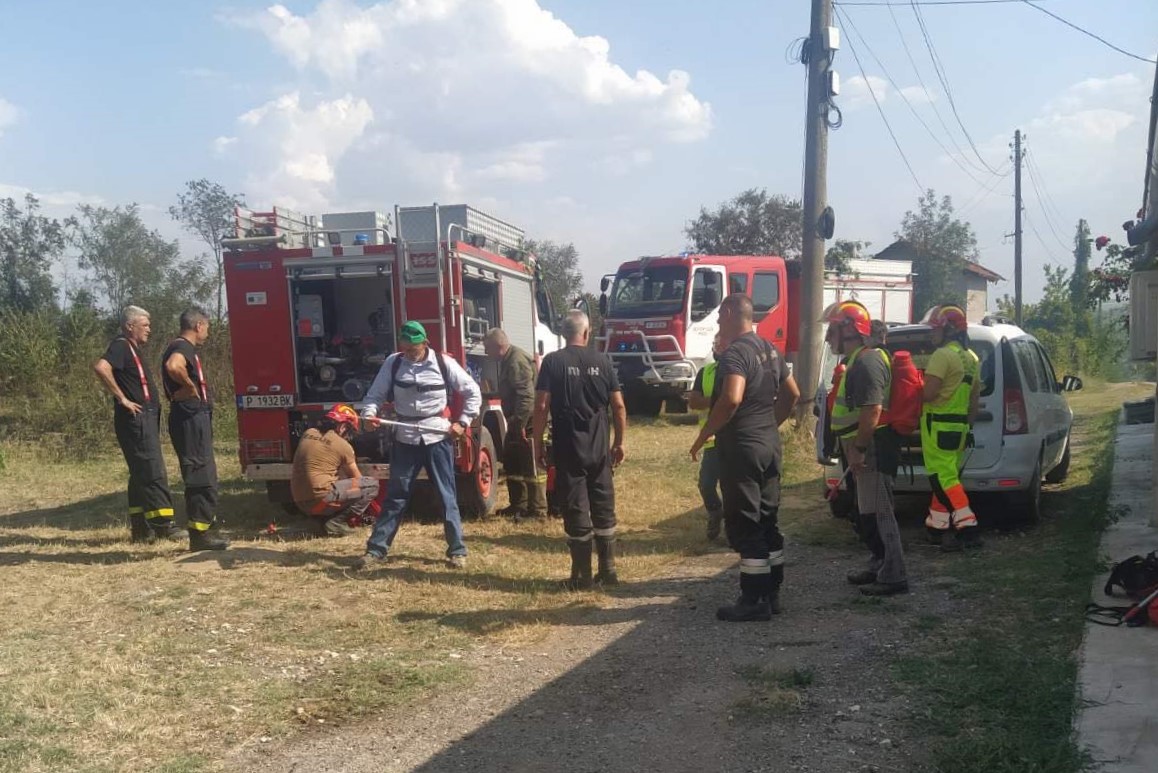 Овладян е пожарът в района под старата телевизионна кула край Русе
