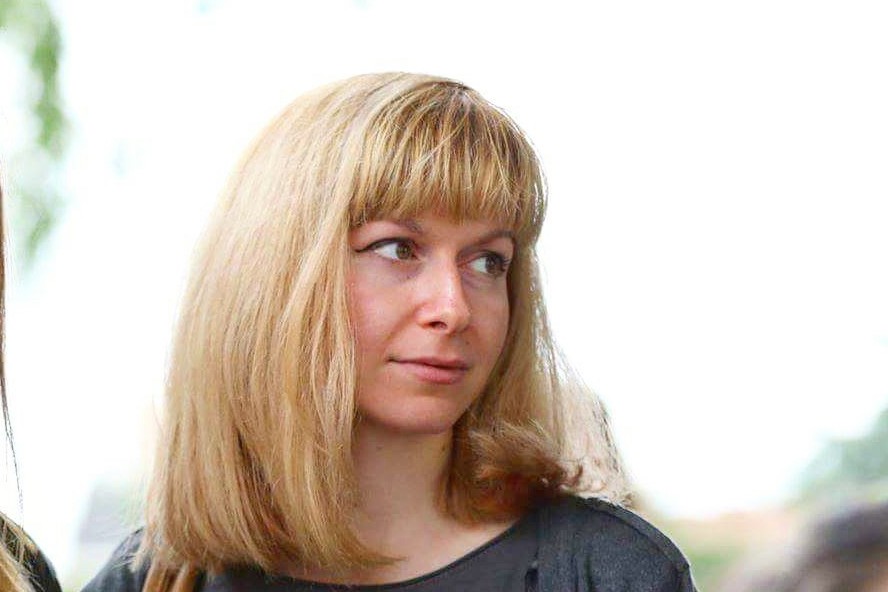 Една година без Рени