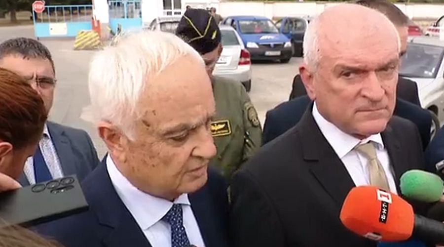Двама пилоти от 12-а база в Долна Митрополия са загиналите при авиоинцидента край "Граф Игнатиево"