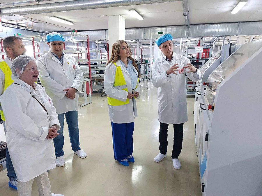 Зам.-кметът Златомира Стефанова и директорът на РТИК обмениха идеи с ръководството на „Щайнер електроник“