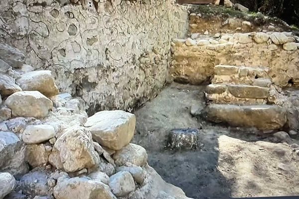 Откриха църква, построена върху стар храм по пътя за Роженския манастир
