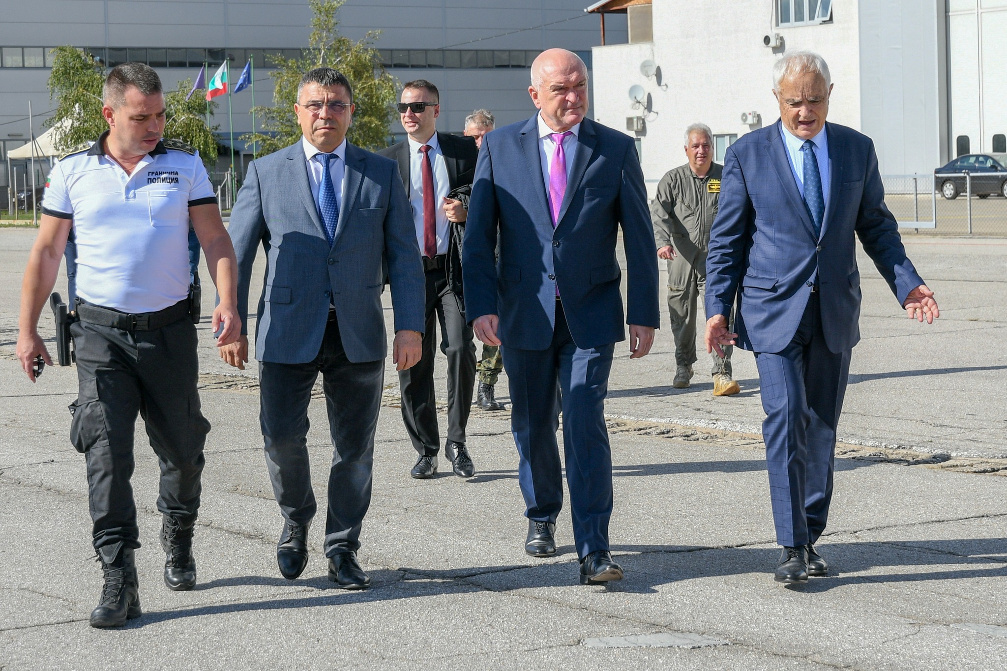 Какво установиха Главчев и министри при проверка на оградата по българо-турската граница