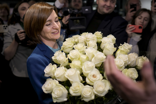 Президентката на Молдова Мая Санду спечели втори мандат на балотаж срещу проруски кандидат