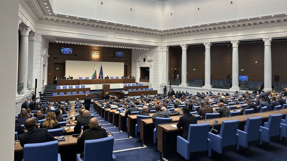 Без тестове за алкохол и наркотици в НС: Защо депутатите се отказаха от проверките