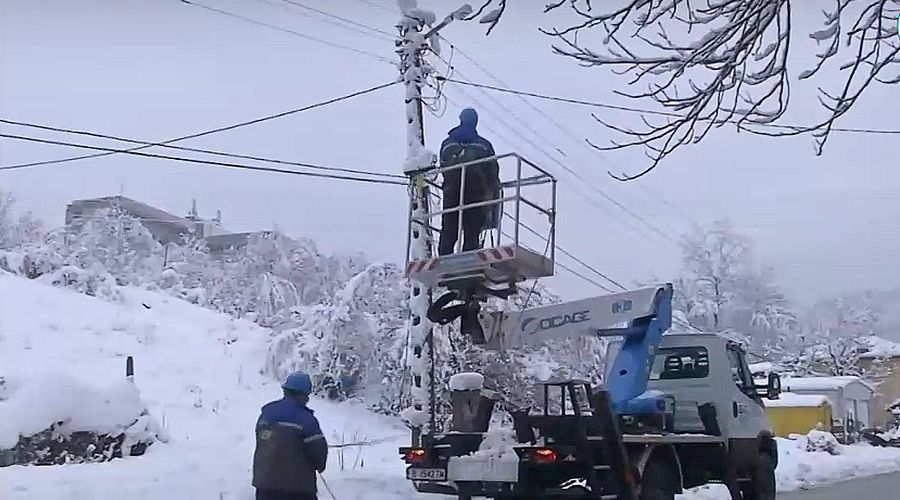 Държавата отпуска финансова помощ на над 20 000 домакинства заради спрения ток по празниците