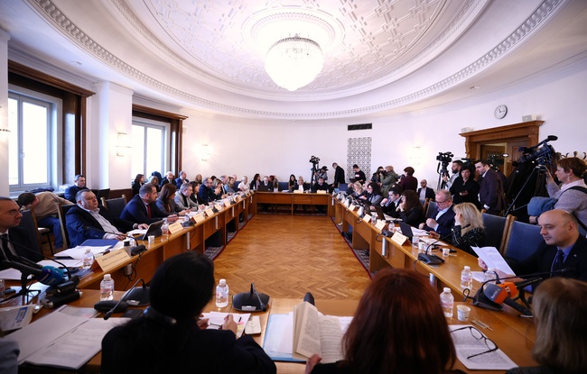 Правната комисия подкрепи прекратяване на започналата процедура за избор на главен прокурор