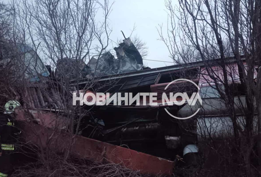 Два влака се сблъскаха челно, има пострадали, а двама се издирват