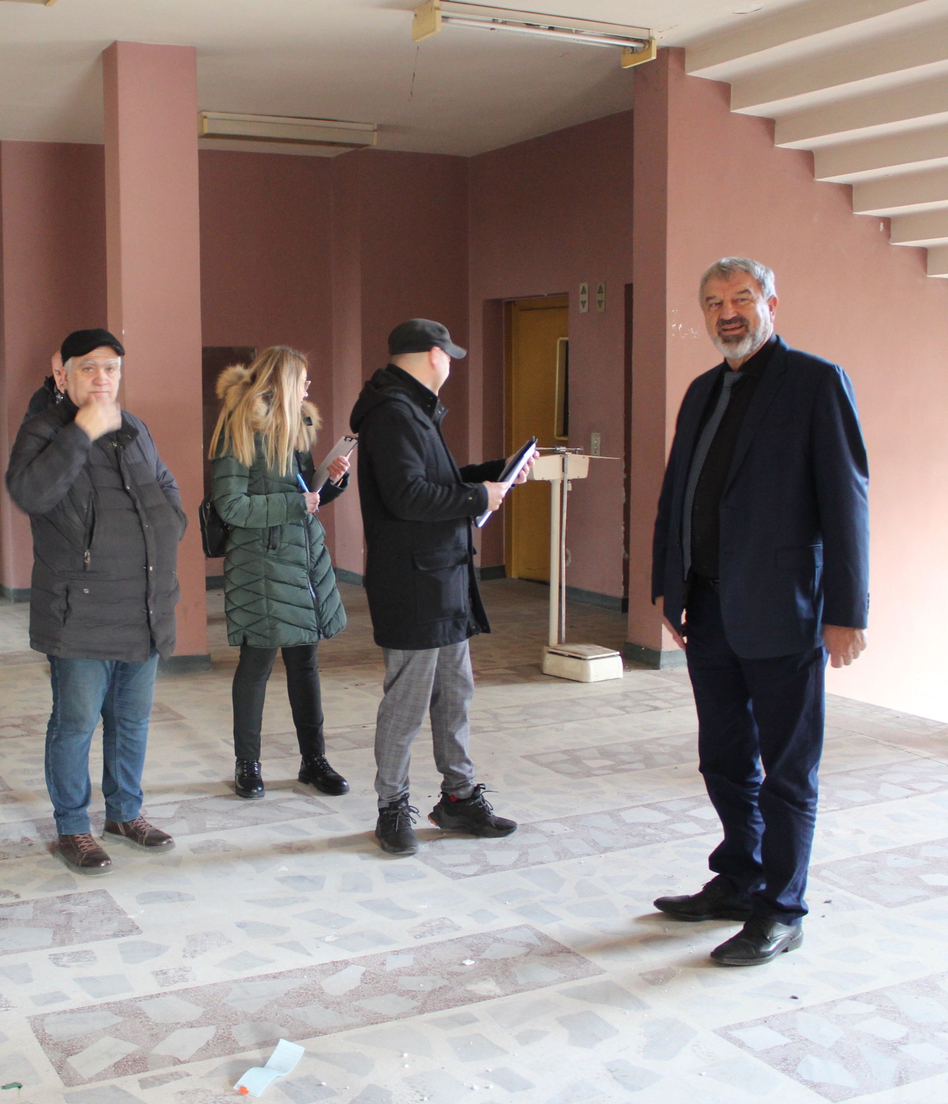 Бившият Педагогически институт в Русе  вече официално е под управлението на областния управител