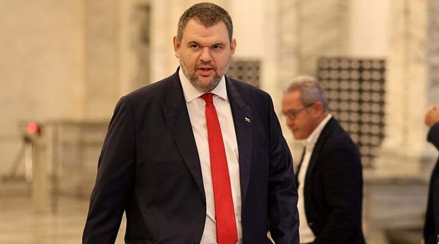 Пеевски иска парламентарна комисия за разследване на дейността на фондациите на Сорос в България