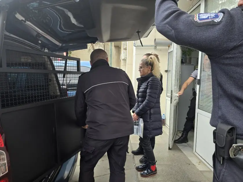 Окръжният съд в Ловеч отложи делото за предсрочно освобождаване на Десислава Иванчева