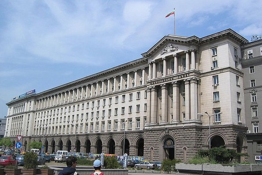 Тристранката се събира, за да обсъди скока на заплатите в МВР и назначенията на държавни служители