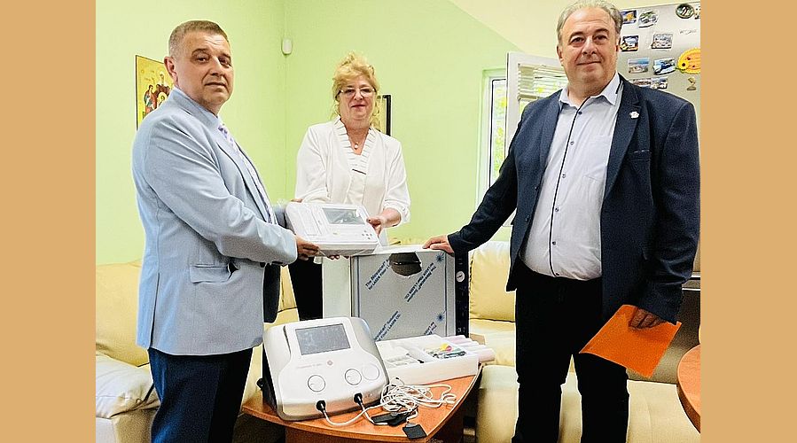 Ротари клуб Русе дари медицинска апаратура на Дом "Приста"