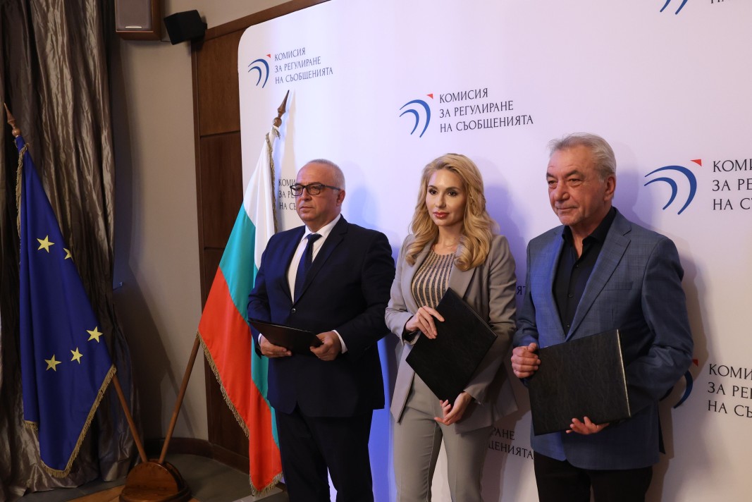 КРС, КЗП и КЗК подписаха споразумение за контрол над цените на мобилните услуги