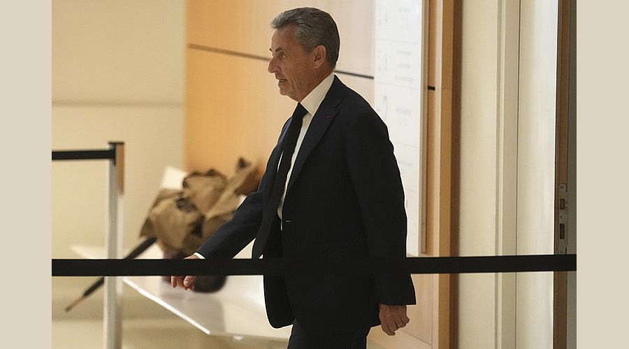 Осъдиха бившия френски президент Никола Саркози на 5 години затвор